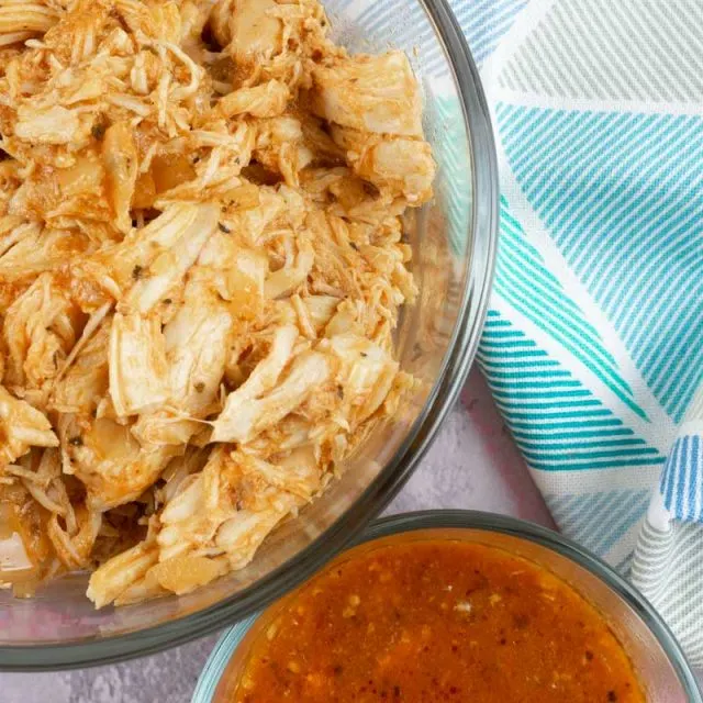 Spicy shredded chicken in the slow cooker